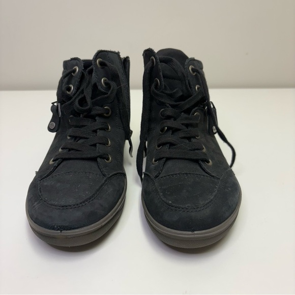 3/$30 Ara EU 35 Matilda Black Hydrobuk GTX High Top Gore Tex Sneakers Side Zip - Picture 2 of 11